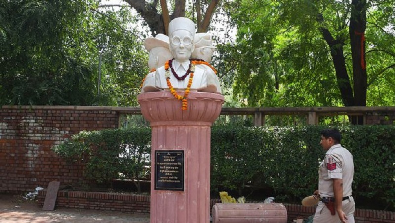दिल्ली विश्वविद्यालय: क्या थमेगा मूर्ति विवाद!