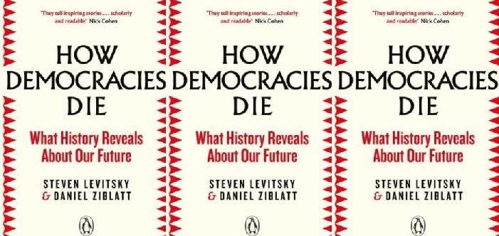 किताब जो बताती है किसी देश में लोकतंत्र के मरने के लक्षण