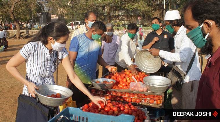 गांव से लेकर शहर तक देश भर में मुस्लिम दुकानदारों को नहीं लगाने दी जा रही हैं फल और सब्जियों की दुकानें