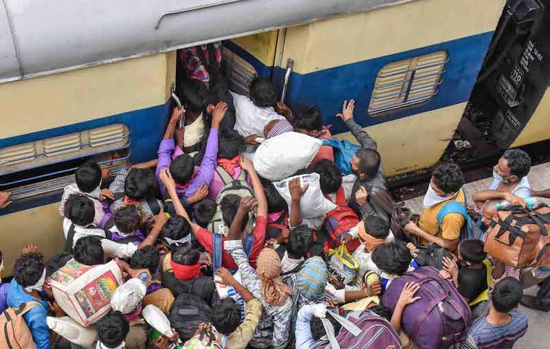 “श्रमिक ट्रेनों को मजदूरों की अर्थी में बदलने वाले रेलमंत्री के खिलाफ दर्ज हो हत्या का मुकदमा”