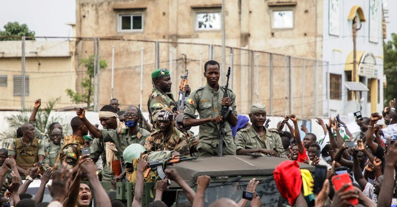 माली में सेना का विद्रोह, बंधक बनाए जाने के बाद राष्ट्रपति का इस्तीफा