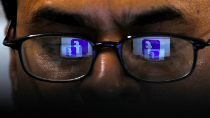 क्या फेसबुक ग्रस्त हो गया है भारत का जनतंत्र?