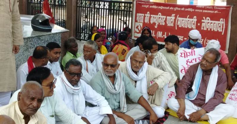 वाम दलों का हाथरस, बलरामपुर की घटनाओं पर प्रदेश भर में प्रदर्शन, लखनऊ में कई नेता किए गए गिरफ्तार