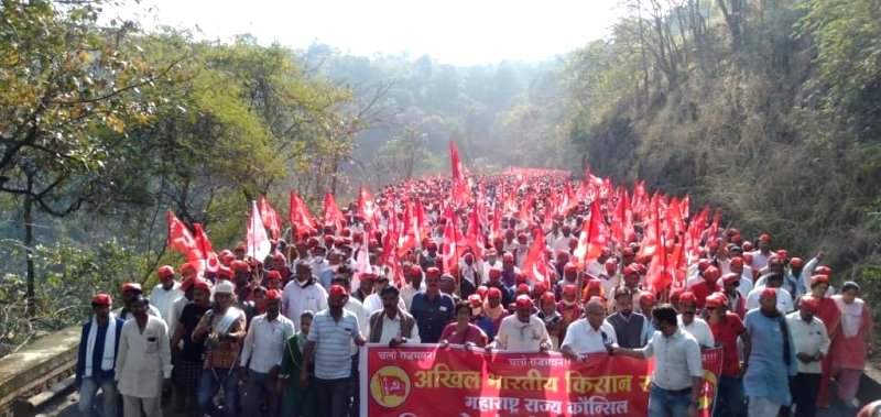 महाराष्ट्रः किसानों ने नासिक से मुंबई तक निकाला मार्च, 21 जिलों के कई लाख लोग हुए शामिल