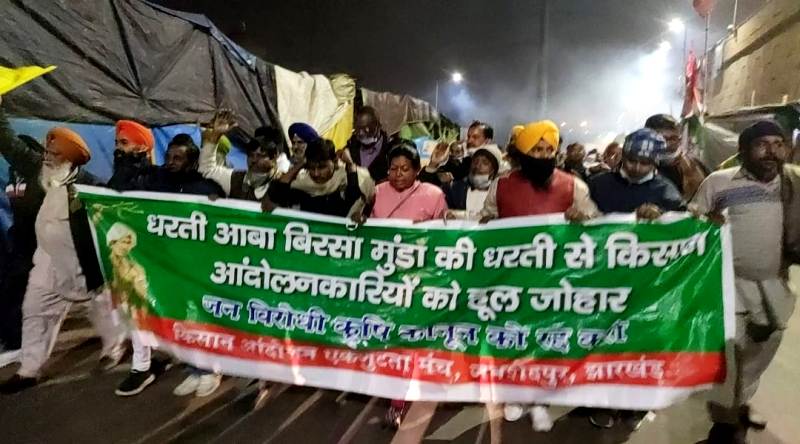 किसान आंदोलन के समर्थन में झारखंड से दिल्ली पहुंचे सैकड़ों लोग