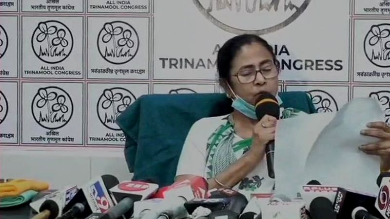 पश्चिम बंगाल में आठ चरणों में चुनाव पर उठे सवाल, ममता ने कहा- चुनाव आयोग ने वही किया जो भाजपा ने कहा
