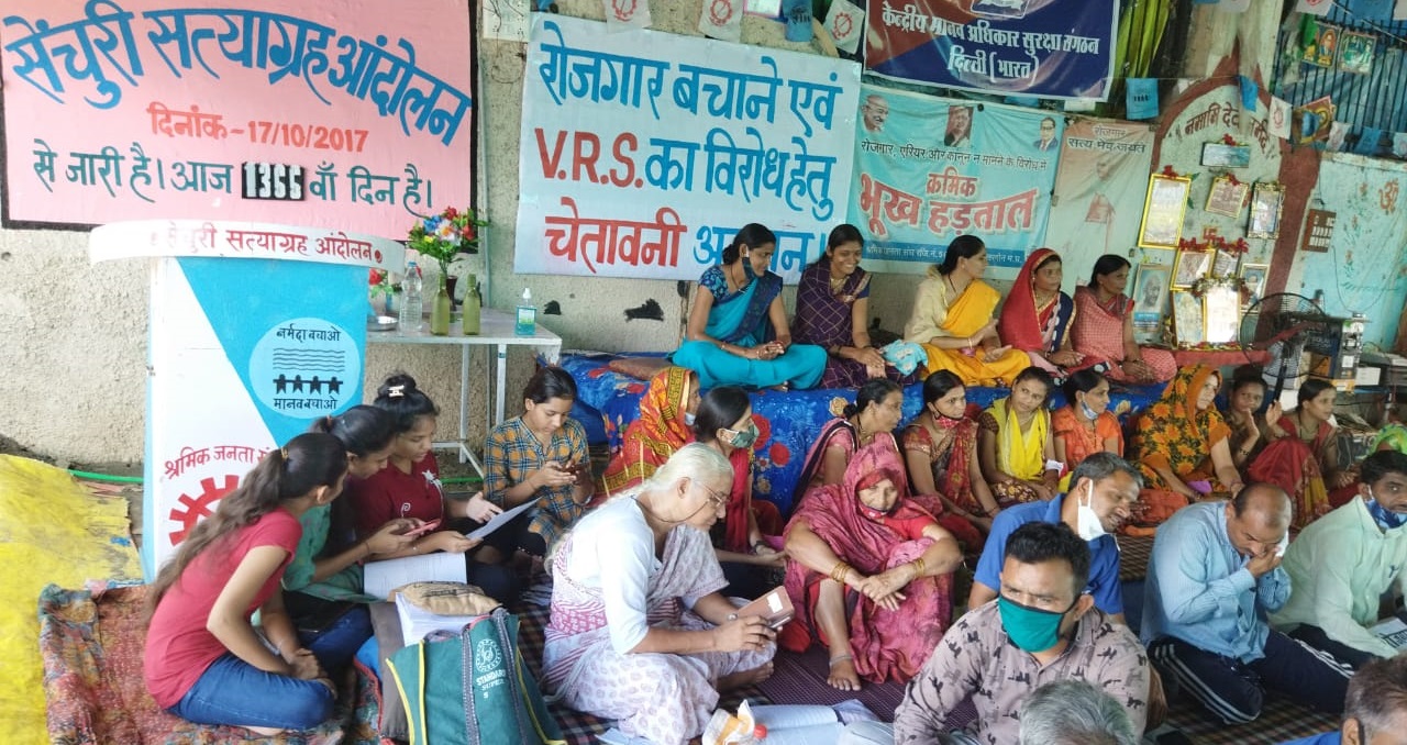 इंदौर: आंदोलनकारी मजदूरों के समर्थन में मेधा पाटकर ने भी शुरू किया उपवास