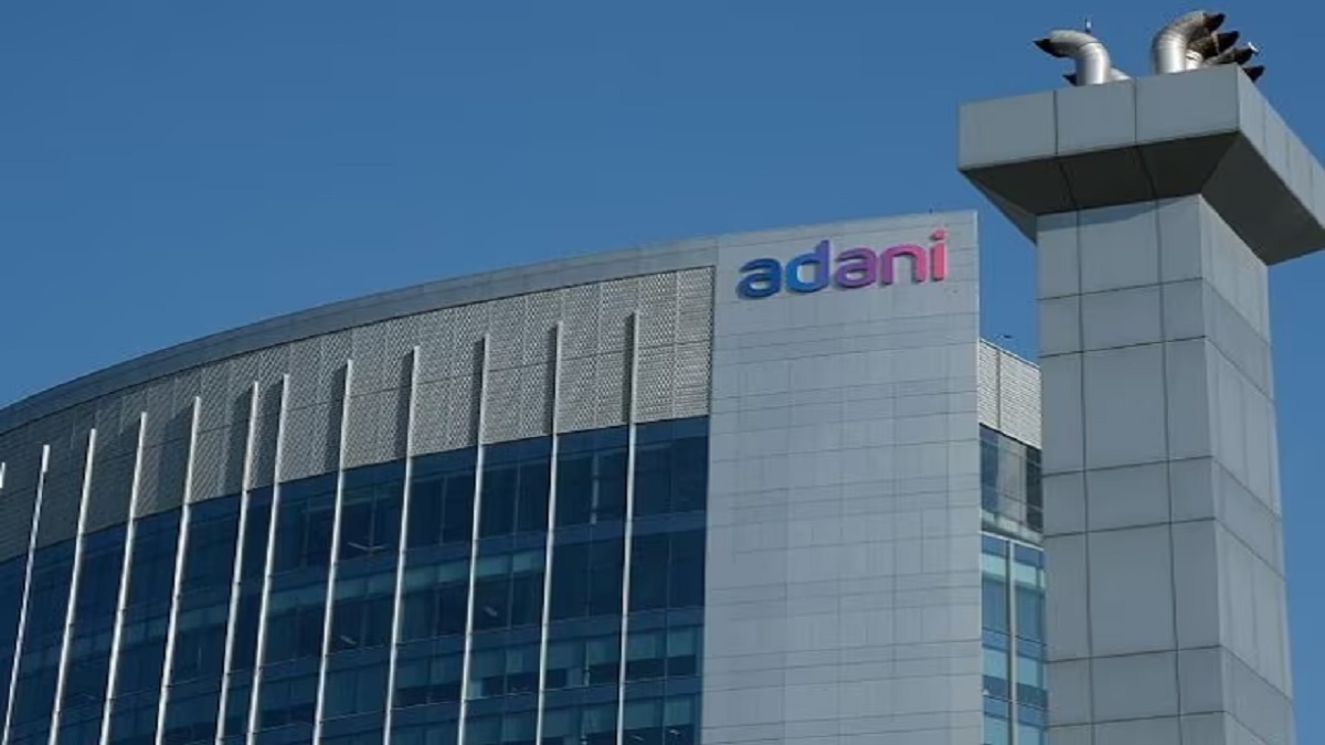 अडानी ग्रुप की तीन कंपनियों ने गिरवी रखे अपने 1.1 बिलियन डॉलर से अधिक के शेयर