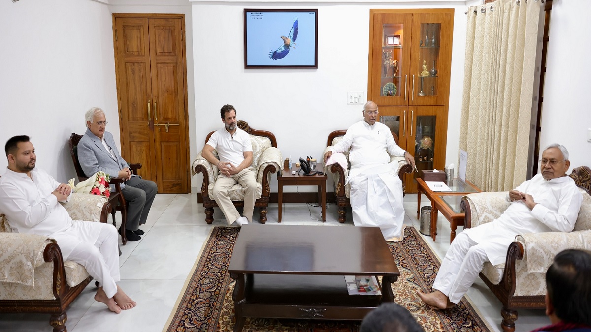 विपक्षी एकता की दिशा में ठोस पहल: नीतीश, खड़गे, तेजस्वी और राहुल गांधी के बीच मंत्रणा