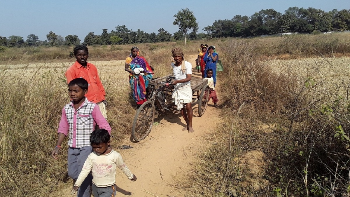 आज भी सड़क, पानी, बिजली, स्वास्थ्य व शिक्षा की राह ताकते झारखंड के कई गांव