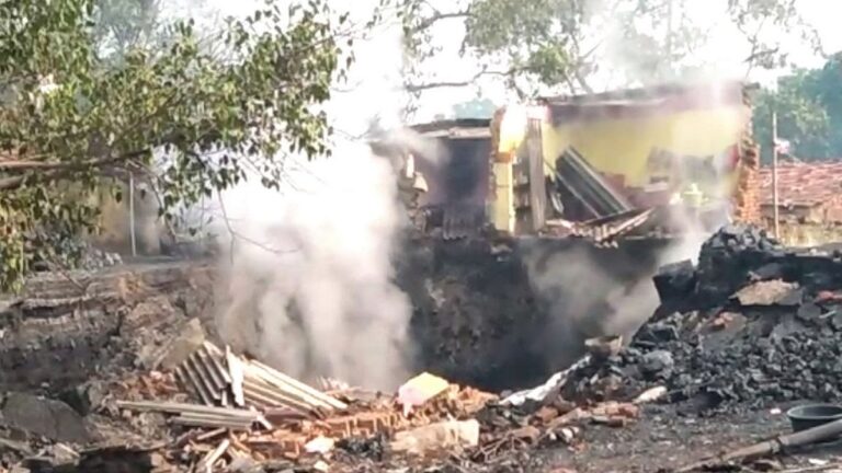 धनबाद के कोयलांचल में भू-धंसान और गोफ बनने के चलते दहशत के माहौल में जी रहे हैं लोग