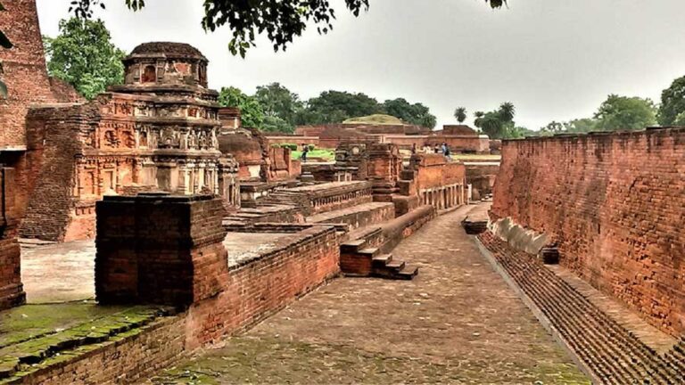 शाशि अहलावत का लेख: नालंदा को किसने जलाया?