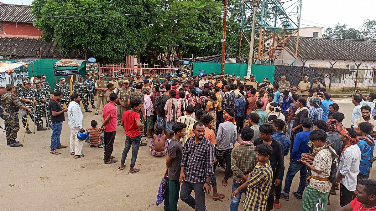 ओडिशा: विरोध प्रदर्शन में लाठी और कुल्हाड़ी लाने पर आदिवासियों पर लगा यूएपीए, गांव में डर का माहौल