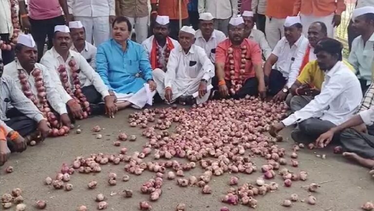 मोदी सरकार ने प्याज पर लगाई 40 फीसदी एक्सपोर्ट ड्यूटी, सड़क पर उतरे किसान