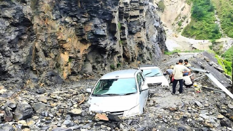 हिमाचल ही नहीं उत्तराखंड भी मानसून की मार से बेहाल