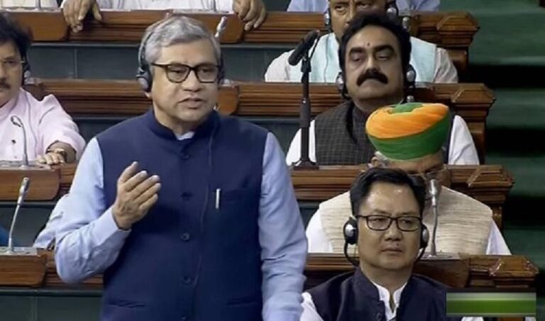 रीतिका खेड़ा का लेख: ‘डिजिटल व्यक्तिगत डेटा संरक्षण विधेयक 2023’ हमारे अधिकारों को कमजोर और डेटा को असुरक्षित करने वाला है