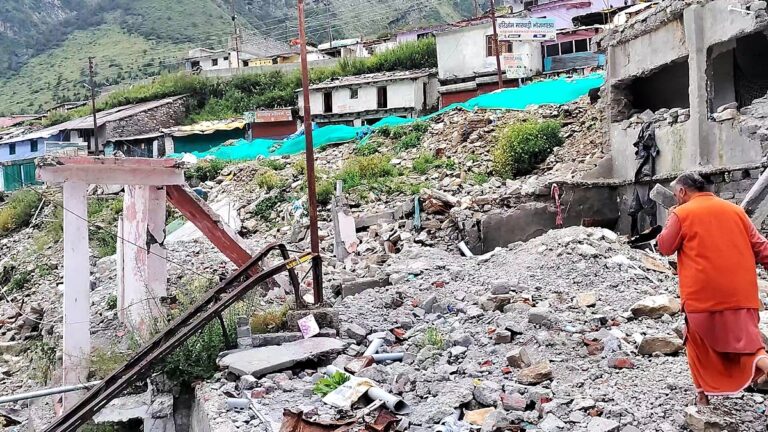 ग्राउंड रिपोर्ट: सरकारी सनक की भेंट चढ़ा बद्रीनाथ धाम