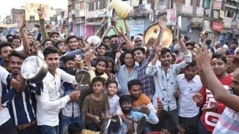 मिट्टी संग सेल्फी, मुस्लिम महिलाओं संग राखी: शिगूफे बाज शहंशाह के नए फरमान
