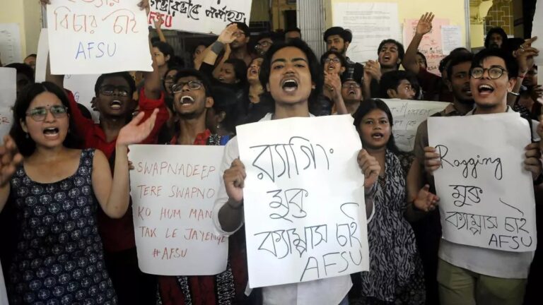 जादवपुर यूनिवर्सिटी: रैगिंग की क्रूरता से तबाह होते होनहार