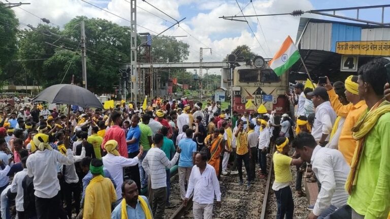 सरकार से वार्ता के आश्वासन पर कुड़मी समाज का रेल रोको आंदोलन स्थगित, एसटी में शामिल करने की है मांग