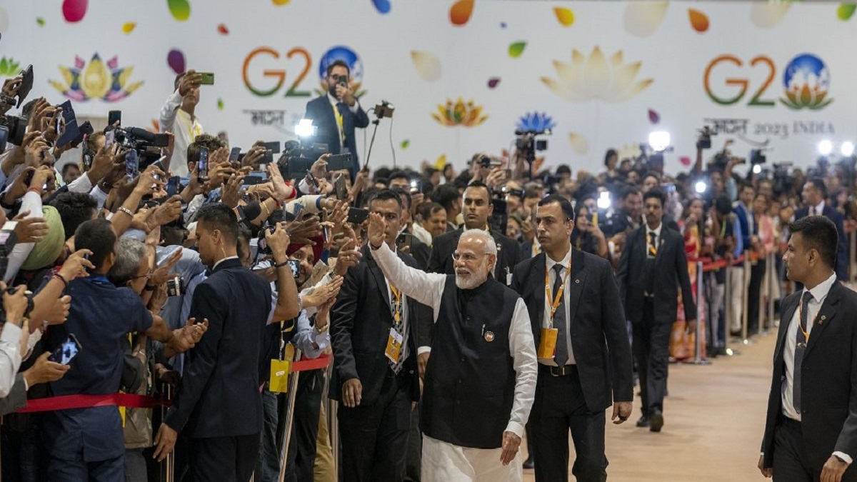 चुनाव-बाज राजा ने जी-20 को बनाया आत्म प्रचार का तमाशा
