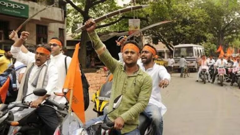 गांधी-नेहरू की वैचारिकी से परास्त संघ-भाजपा करती है उनका चरित्र हनन