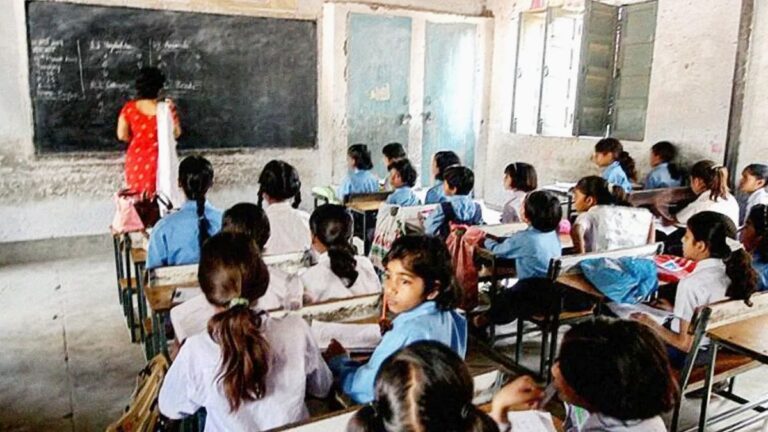 शिक्षक दिवस पर विशेष: जिम्मेदार नागरिक बनाने का शिल्पकार होता है शिक्षक