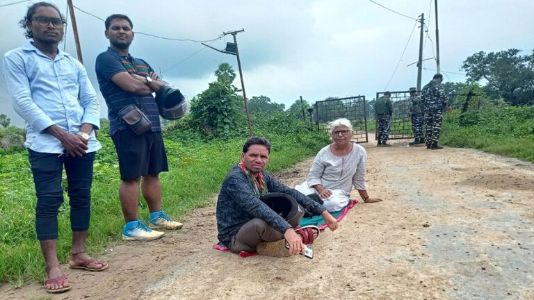 सुकमा मुठभेड़ को ग्रामीणों ने बताया फर्जी, कहा- परिजनों को नहीं सौंपे शव, सुरक्षा बल ने लगा दी आग