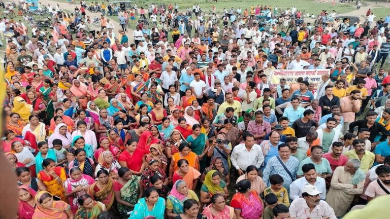 रोहतास: फैक्ट्रियां बंद होने के बाद नौकरी गयी और अब आशियाने पर लटकी है तलवार