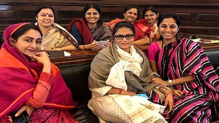 दूर की कौड़ी है 50 और 33 फीसदी प्रतिनिधित्व, हर क्षेत्र में बहुत पीछे हैं महिलाएं