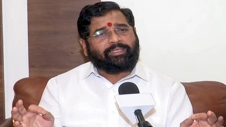 महाराष्ट्र: मराठा आरक्षण की मांग पर सियासत गर्म, 2 सांसद और 3 विधायकों ने दिया इस्तीफा