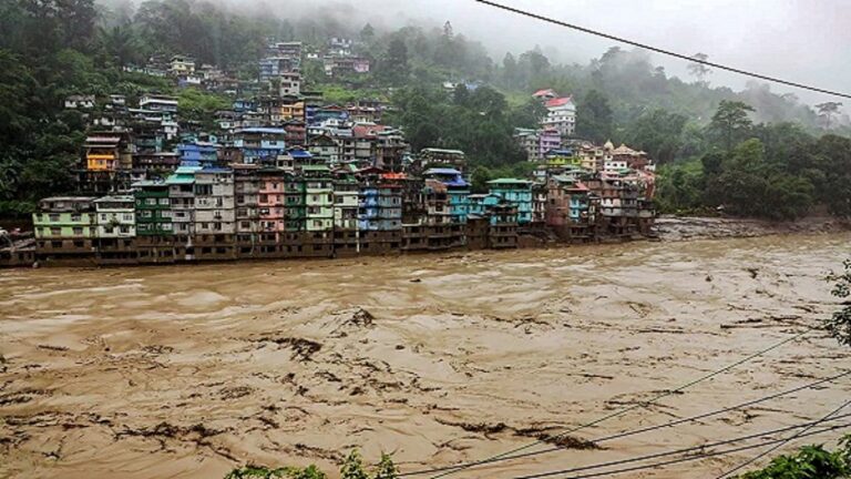 सिक्किम त्रासदी-1: ऐसा विनाश सूबे ने पहले कभी नहीं देखा