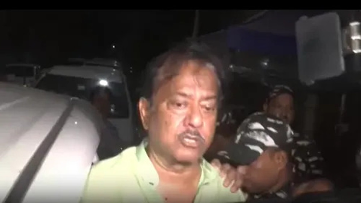 राशन वितरण घोटाला: ईडी ने बंगाल के मंत्री ज्योतिप्रियो मलिक को गिरफ्तार किया, केंद्र पर भड़कीं ममता
