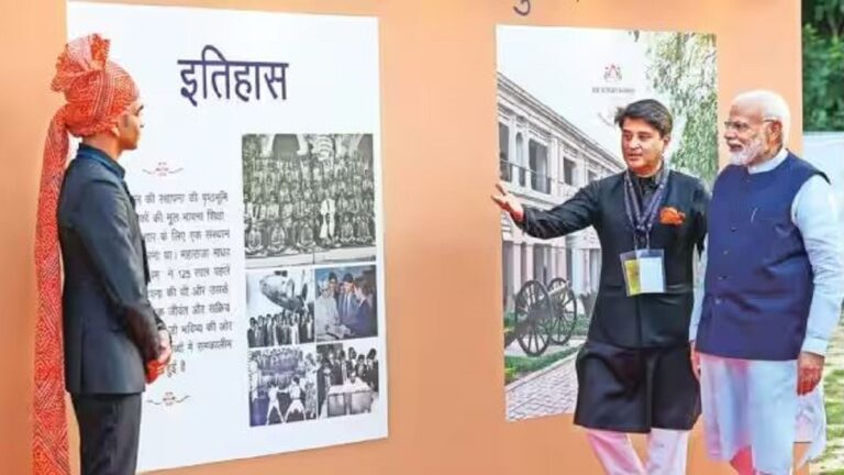 चुनाव के लिए सिंधियाओं से रिश्ते खोजते मोदी