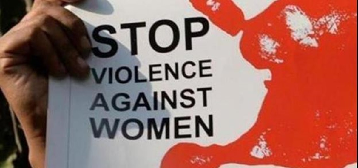 कब तक महिलाएं सामाजिक हिंसा का शिकार होंगी?