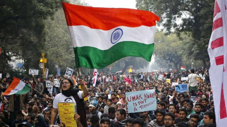 आज का दौर न राजा-रानियों का है न फासिस्टों का, यह बोलने के साहस का दौर है