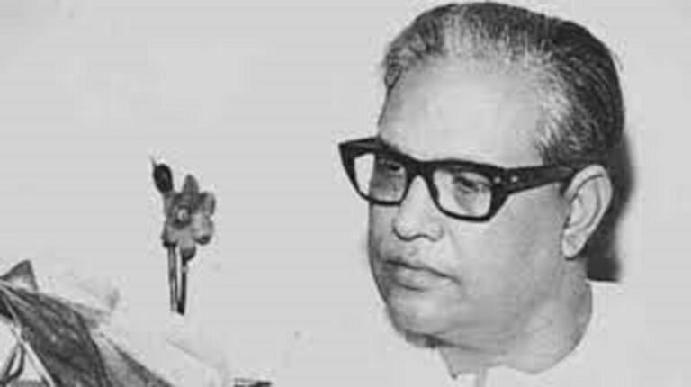 दीगर शायरों से ज़ुदा, बेहद ख़ास और बग़ावती तेवर वाले थे मजरूह सुल्तानपुरी