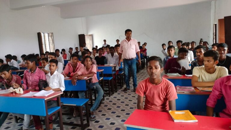 ग्राउंड रिपोर्ट: बिहार में शिक्षकों की कमी से जूझ रहे स्कूल, अब शिक्षक बहाली से बढ़ी उम्मीदें