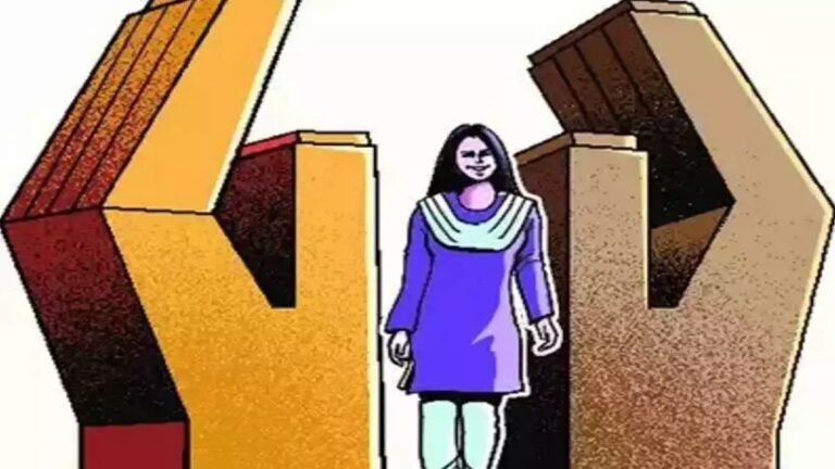 योगी सरकार महिलाओं को चारदीवारी में कैद कर उन्हें सुरक्षित करना चाहती है?