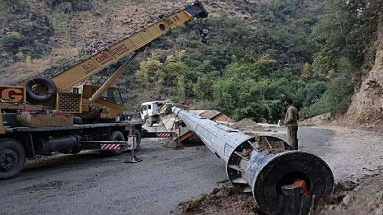 सुरंग में फंसे श्रमिकों से 5 मीटर दूर हैं बचावकर्मी, अंतिम चरण में अभियान