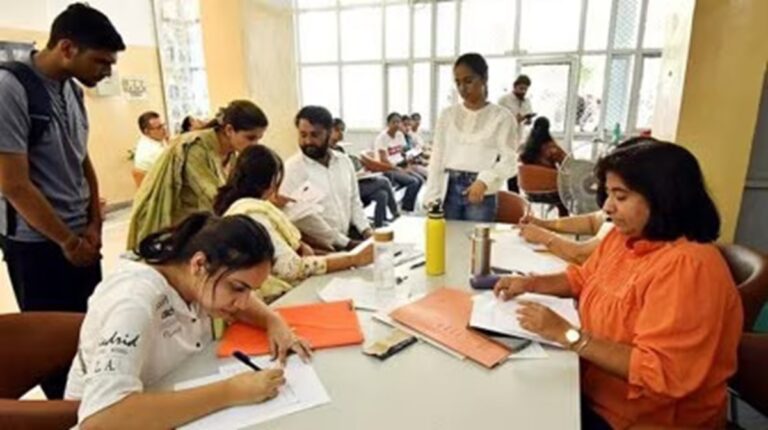 जेईई एडवांस्ड: 5 साल में पहली बार आईआईटी में 45 सीटें खाली