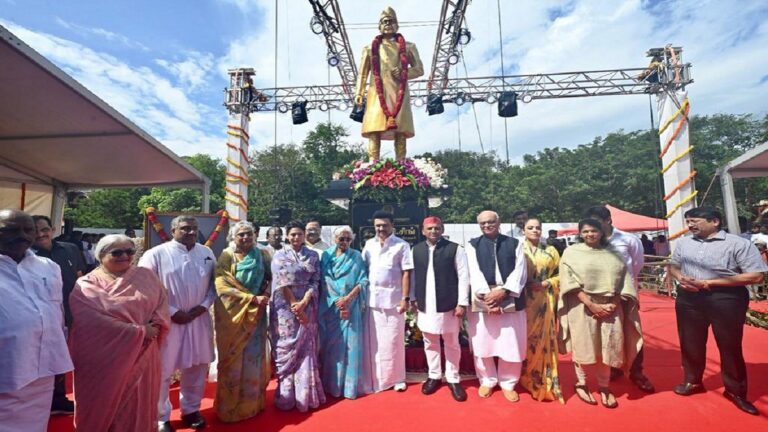 वीपी सिंह की मूर्ति का अनावरण: उत्तर और दक्षिण के सामाजिक न्याय के बीच सेतु बनता डीएमके  