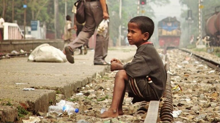 ये बच्चा कैसा बच्चा है!
