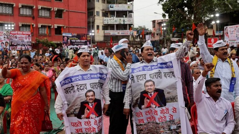 धारावी को वर्ल्ड स्मार्ट बनाने की अडानी समूह की मुहिम का विरोध क्यों हो रहा है? 