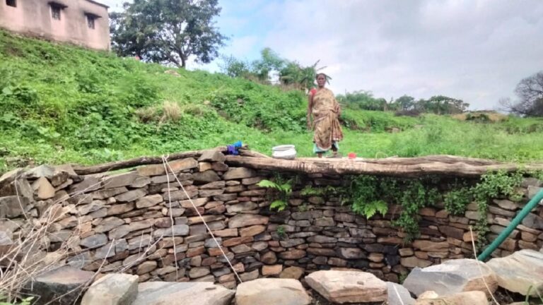 झारखंड का सिमरा जरा गांव तमाम मौलिक सुविधाओं से महरूम