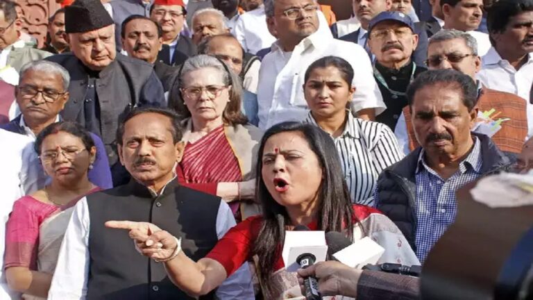देश और संसद को एक नहीं ऐसी दस-दस महुआ मोइत्रा की दरकार है