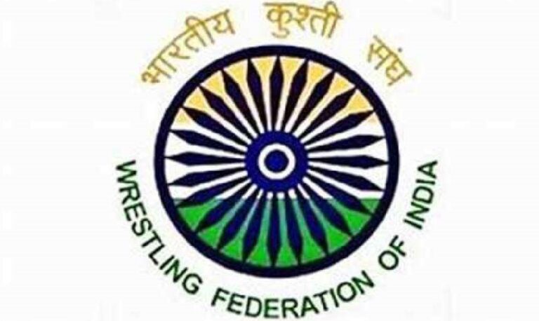 खेल मंत्रालय ने आईओए से कहा, डब्ल्यूएफआई के कामकाज के लिए समिति का गठन करें
