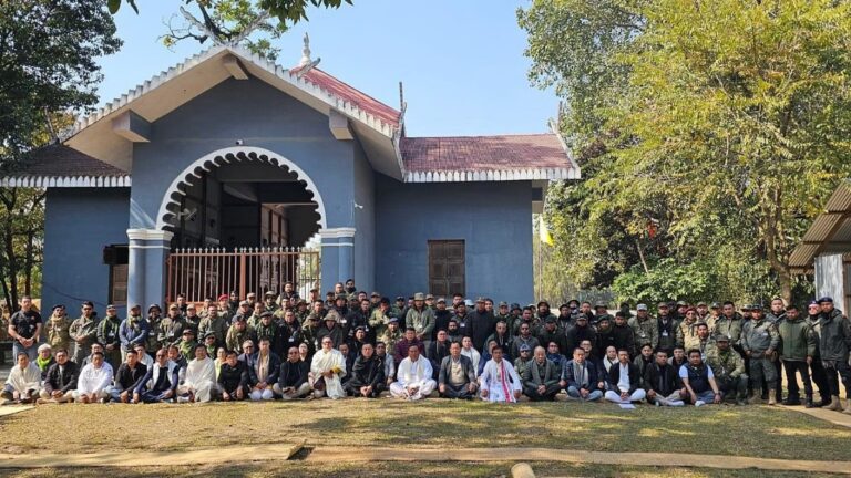 कट्टरपंथी मैतेई संगठन ने मणिपुर के विधायकों-सांसदों को किया तलब, बैठक में दिलाई शपथ
