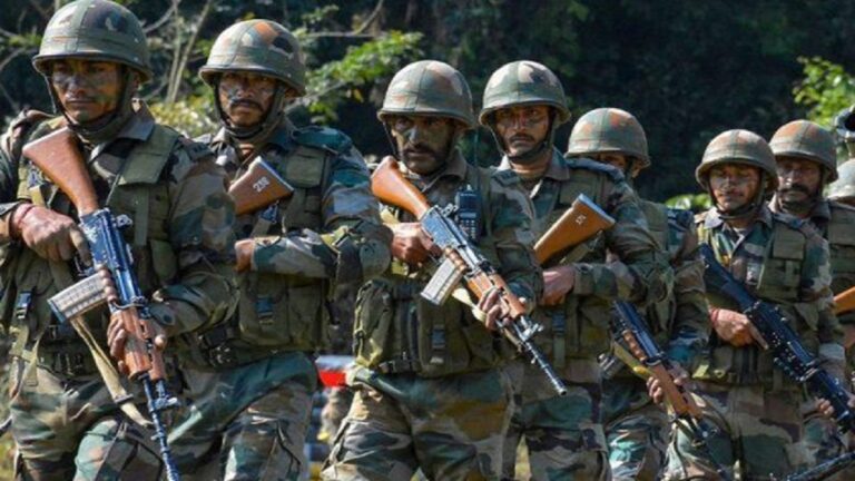 तनाव के कारण आत्महत्या करते अर्धसैनिक बलों के जवान
