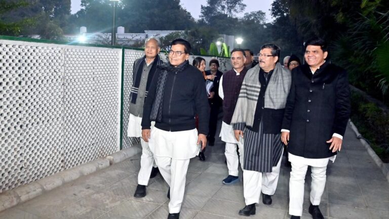 यूपी में सीट बंटवारे पर बातचीत अटकी, सपा के ऑफर से कांग्रेस नाखुश